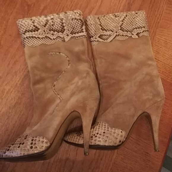 Shoes - LEATHER 👢 BOOTS WITH SNAKESKIN!!